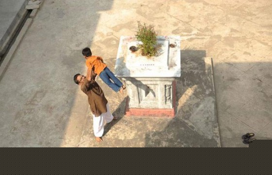 Raghuveer Yadav (Yeh Khula Aasmaan Movie Stills)