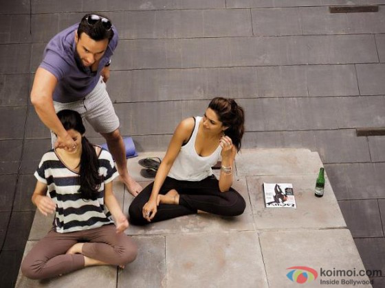 Saif Ali Khan takes yoga session for Diana Penty and Deepika Padukone in Cocktail Movie Still