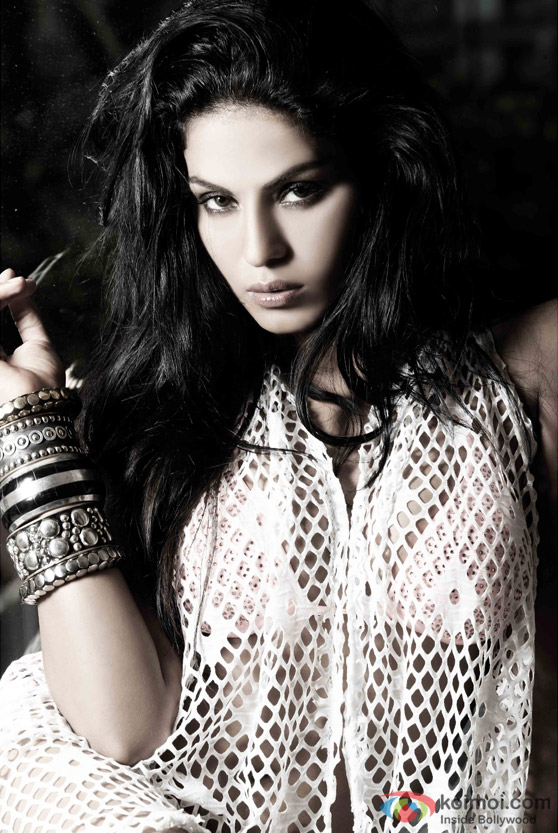 Veena Malik's sexy eyes