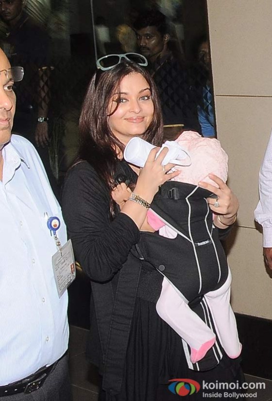 Aishwarya Rai Bachchan Snapped with Aaradhya