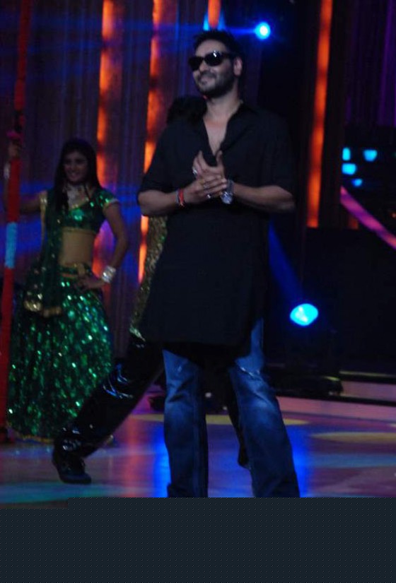 Ajay Devgan on the Sets of Jhalak Dikhla Ja Season 5