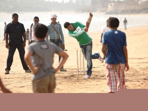Akshay Kumar playing cricket at song shooting of Oh My God movie stills