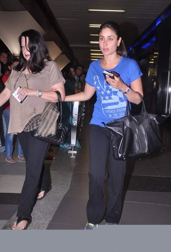 Babita Kapoor, Kareena Kapoor Snapped at The Airport