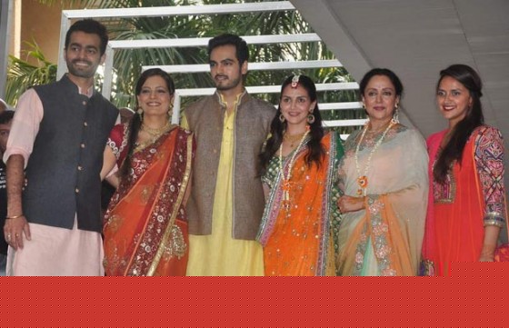 Bharat Takhtani, Hema Malini, Ahana Deol At Esha Deol's Mehendi Ceremony