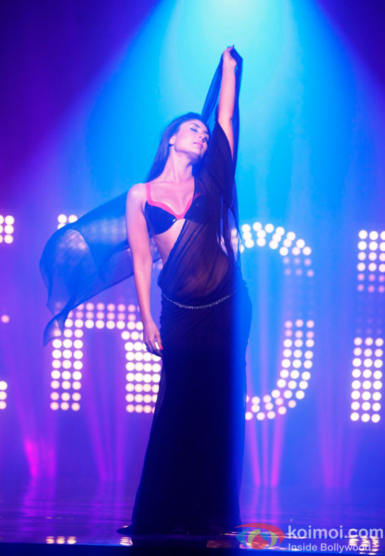 Kareena Kapoor looking sexy in a black sari in Heroine Movie Stills