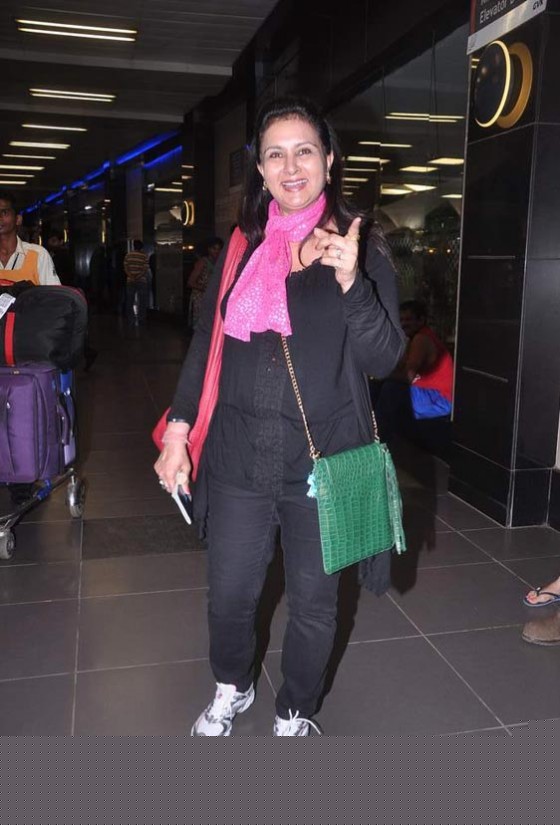 Poonam Dhillon Snapped At The Airport