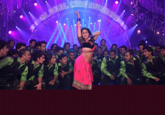 Sexy Kareena Kapoor Seductive Moves in Halkat Jawani Song in Heroine Movie Stills