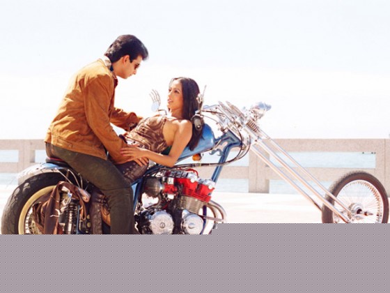Sharman Joshi and Raima Sen in 3 Bachelors Movie Stills
