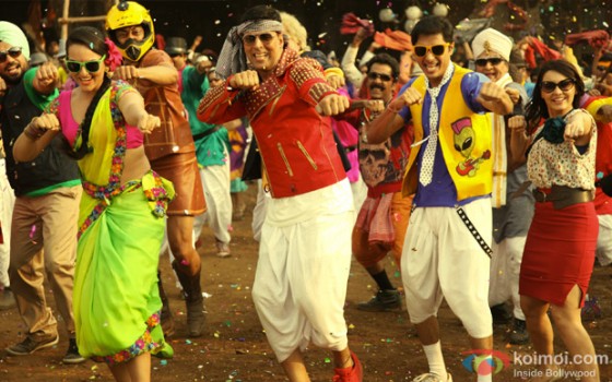 Sonakshi Sinha, Akshay Kumar, Shreyas Talpade and Minissha Lamba dancing to the tunes of a foot tapping number in Joker Movie Stills