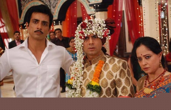 Sonu Sood, Sandeep Baswana, Sheeba Chaddha on the sets of Hitler Didi To Promote Maximum Movie