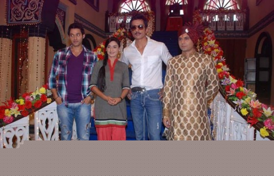 Sumit Vats, Rati Pandey, Sonu Sood, Sandeep Baswana on the sets of Hitler Didi To Promote Maximum Movie