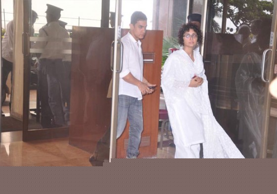 Aamir Khan, Kiran Rao At Rajesh Khanna's Prayer Meet