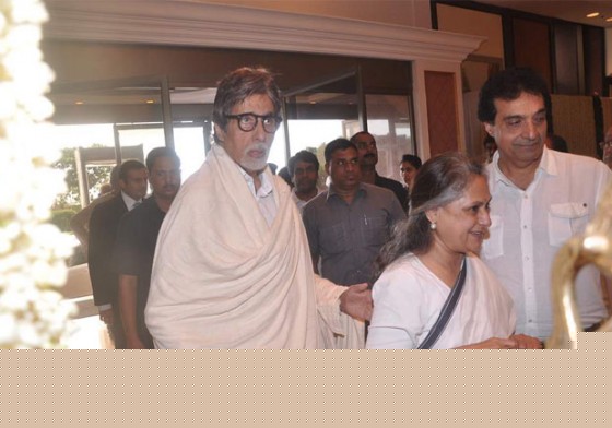 Amitabh Bachchan, Jaya-Bachchan, Dheeraj Kumar At Rajesh Khanna's Prayer Meet