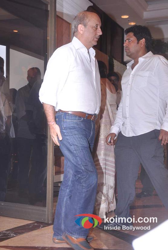 Anupam Kher At Rajesh Khanna's Prayer Meet