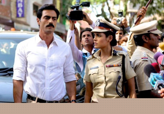 Arjun Rampal and Esha Gupta the dedicated cops in Chakravyuh Movie Stills
