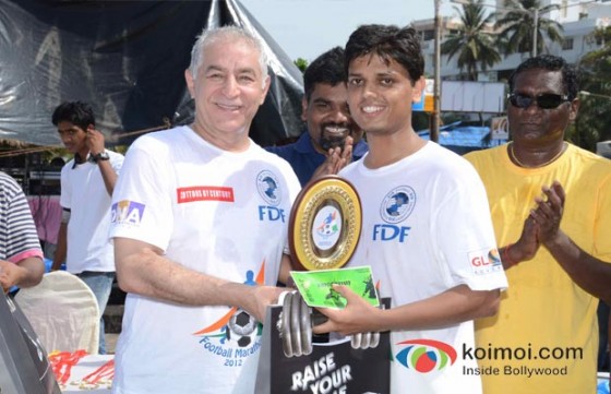 Dalip Tahil at the First Football Marathon of Mumbai