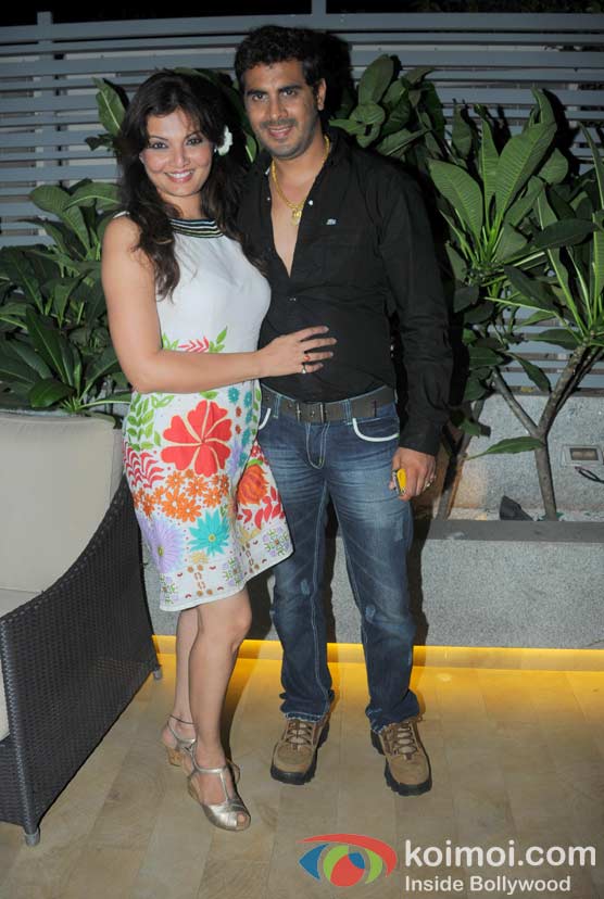 Deepshikha Nagpal, Kaishnav at 'Wednesday Bar Nights' Celebration