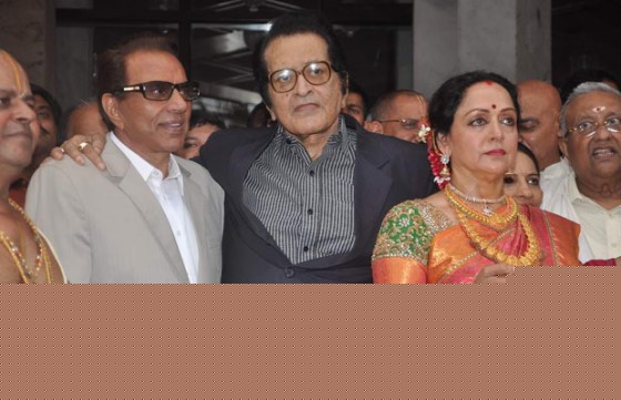 Dharmendra, Manoj Kumar, Hema Malini At Esha Deol's Wedding Ceremony