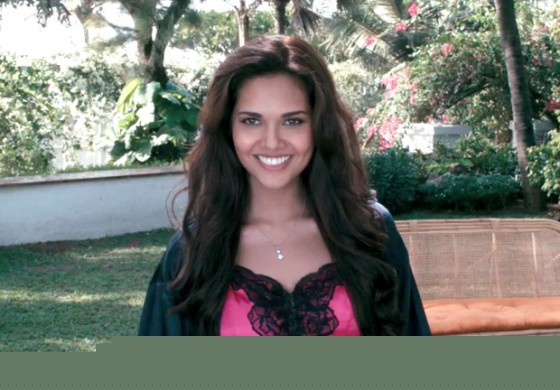 Esha Gupta looks stunning and absolutely hot in Raaz 3 Movie Stills