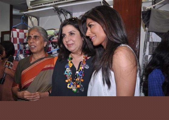 Farah Khan And Chitrangada Singh Promote Joker Movie With Aliens