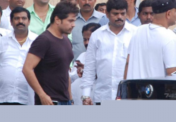 Himesh Reshammiya Pays Homage to Rajesh Khanna