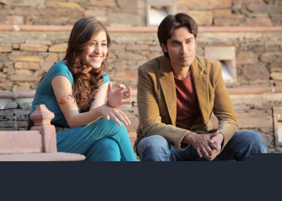 Kainaz Motival, Vickrant Mahajan in Challo Driver Movie Stills