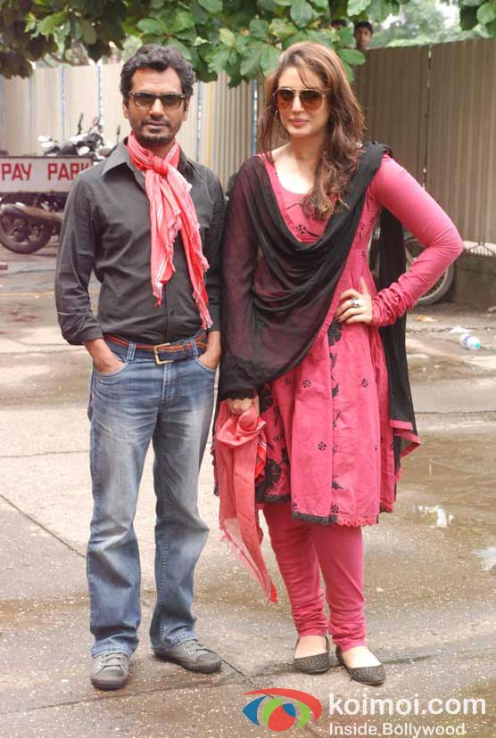 Nawazuddin Siddiqui, Huma Qureshi Of Gangs Of Wasseypur 2 Watches DDLJ