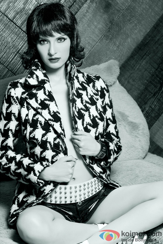 Pakistani Actress Saeeda Imtiyaz looks to handle
