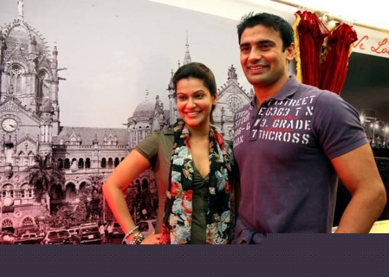 Payal Rohatgi, Sangram Singh Launch We love Mumbai Social Campaign