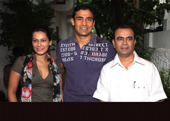 Payal Rohatgi Sangram Singh, Yogesh Lakhani Launch We love Mumbai Social Campaign