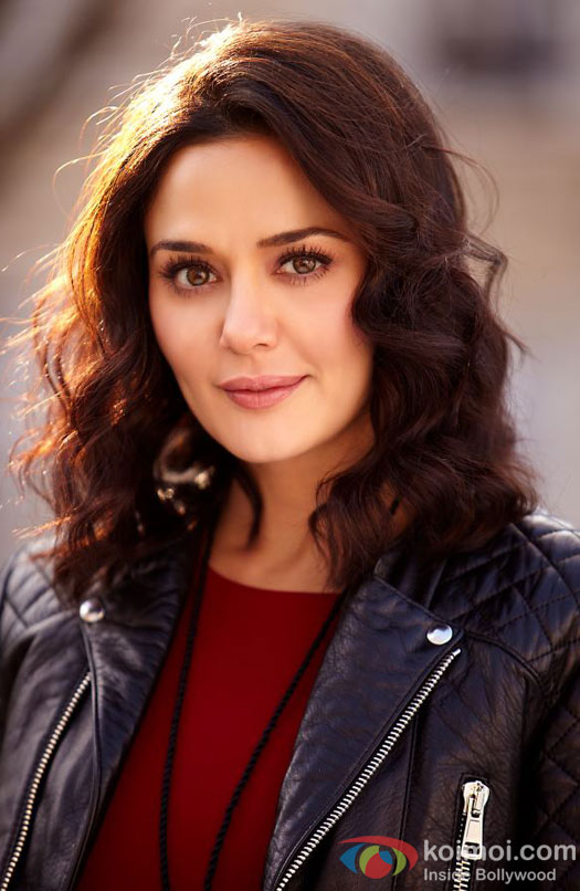 Preity Zinta smiles for the shutterbugs