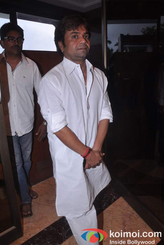 Rajpal Yadav At Rajesh Khanna's Prayer Meet