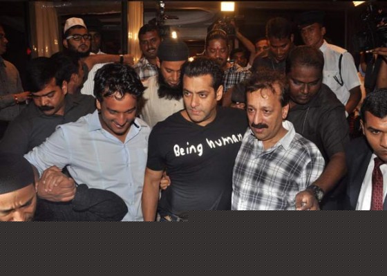 Salman Khan At Baba Siddique's Iftar Party
