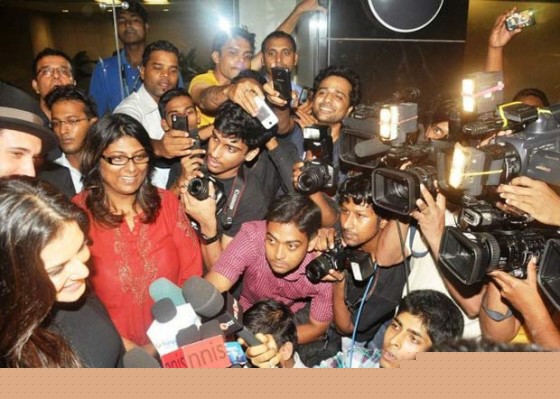 Sunny Leone Arrives In Mumbai To Promote Jism 2 Movie