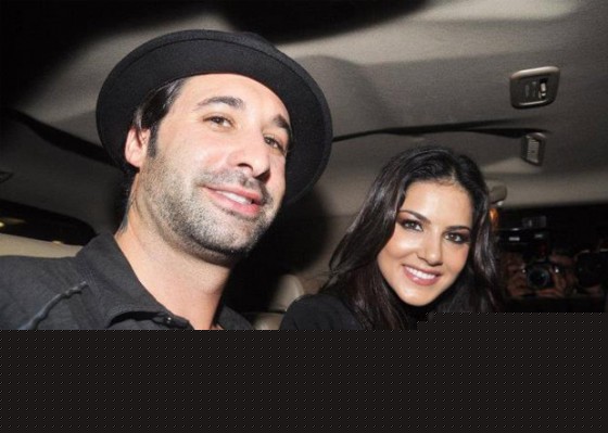 Sunny Leone Arrives In Mumbai To Promote Jism 2 Movie