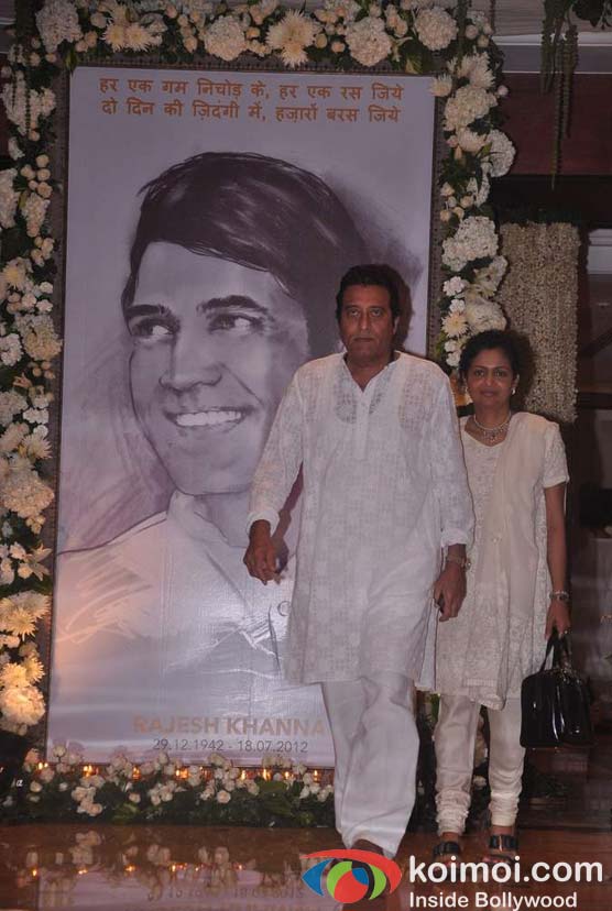 Vinod Khanna At Rajesh Khanna's Prayer Meet
