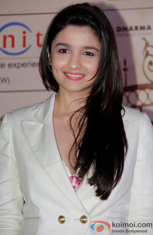Alia Bhatt At Infiniti Mall In Mumbai Promoting Student of The Year Movie