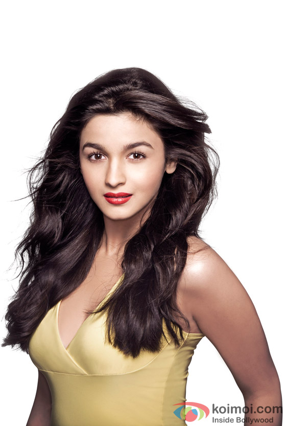 Alia Bhatt looks stunningly Hot