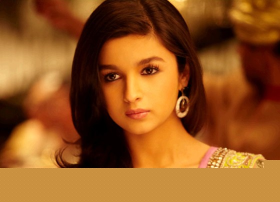 Alia Bhatt stunningly hot in Student Of The Year Movie Stills