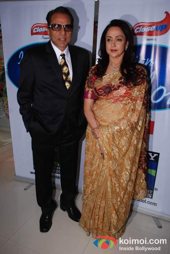 Dharmendra And Hema Malini On The Sets Of Indian Idol Season 6