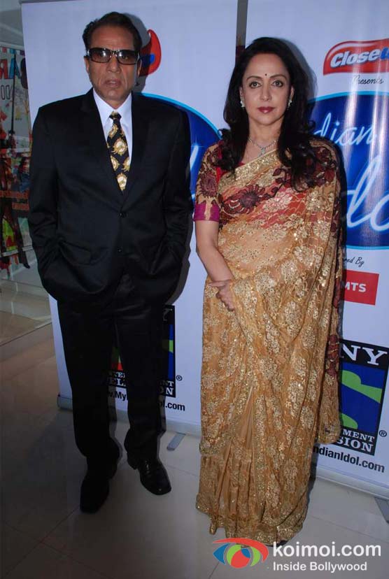 Dharmendra And Hema Malini On The Sets Of Indian Idol Season 6