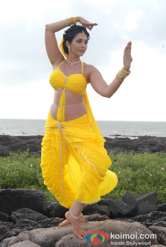 Kalpana Pandit (Janleva 555 Movie Stills) Pic 3