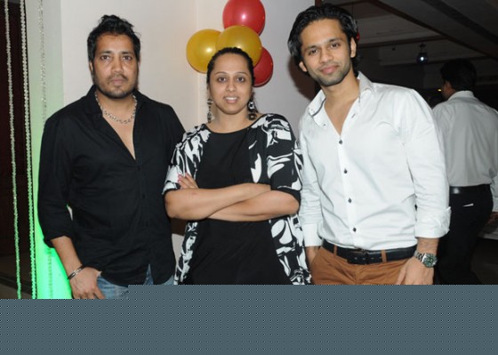 Mika Singh, Vaishali Sawant, Rahul Vaidya Celebrate Suresh Wadkar's Birthday