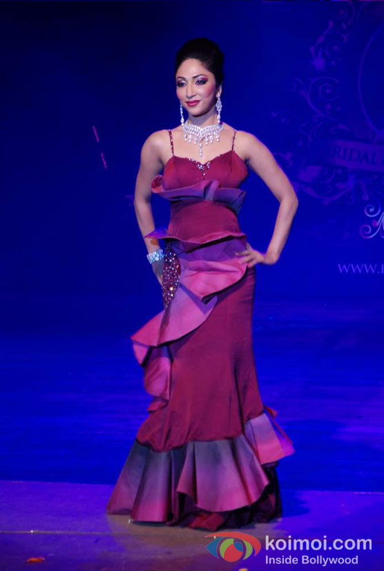 Mouli Ganguly At Bharat Doriss Bridal Fashion Show 2012