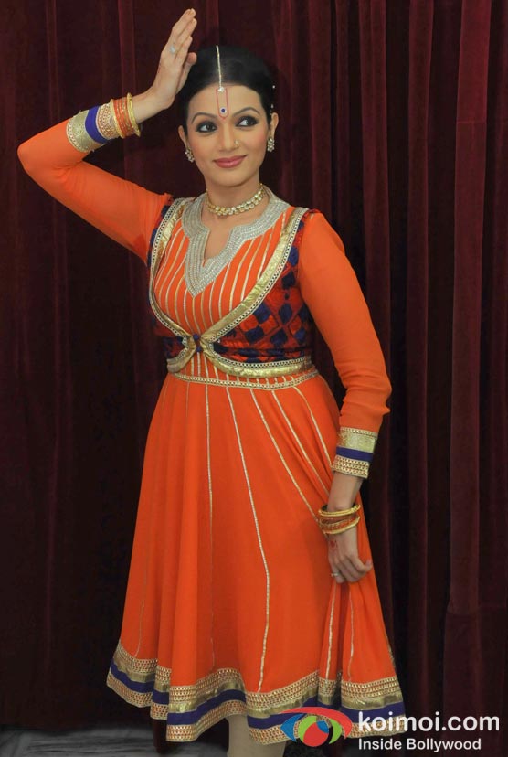 Prachi Shah Performs For The Opening Of Lord Krishna Festival