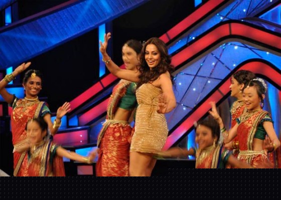 Raghav and Bipasha Basu On The Sets Of DID Litle Masters