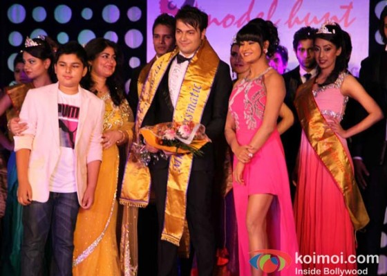 Veena Malik Launches 'Meri Sajni' Magazine