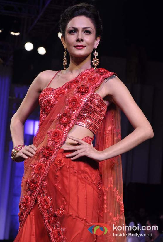 Aanchal Kumar Walks The Ramp For Aamby Valley India Bridal Fashion Week 2012 Day 2