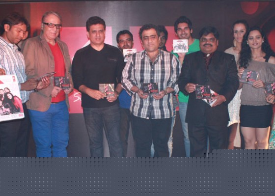 Aditya Raj kapoor,  Daboo Malik, Kunal Ganajawala, Shankar Nagre and Deepali Mandevkar  At The Strugglers Amhi Udyache Hero Marathi Movie Music Launch