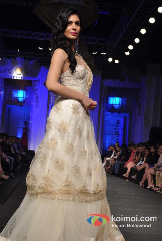 Ankita Shorey Walks The Ramp For Aamby Valley India Bridal Fashion Week 2012 Day 2